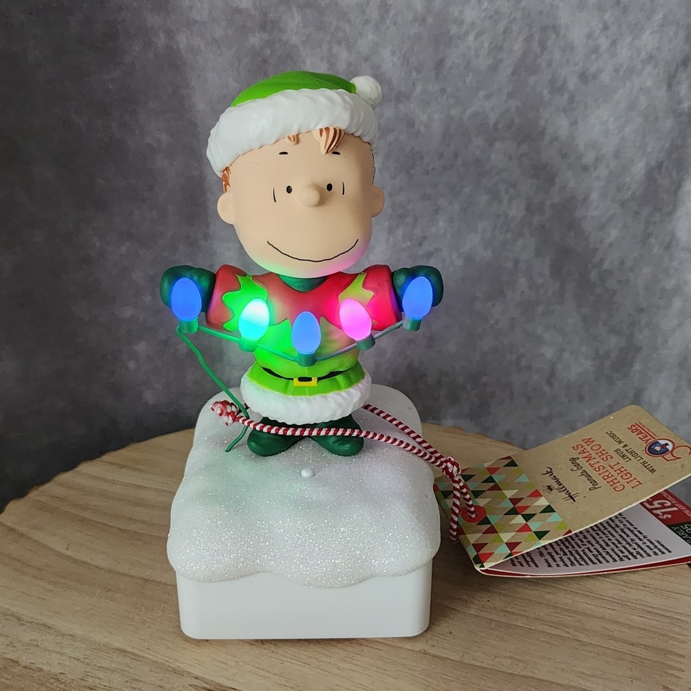 Hallmark 2015 Linus Peanuts Gang Wireless Christmas Light Show with Tags